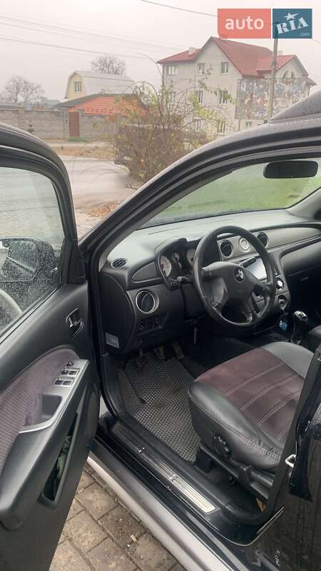 Позашляховик / Кросовер Mitsubishi Outlander 2004 в Кам'янець-Подільському