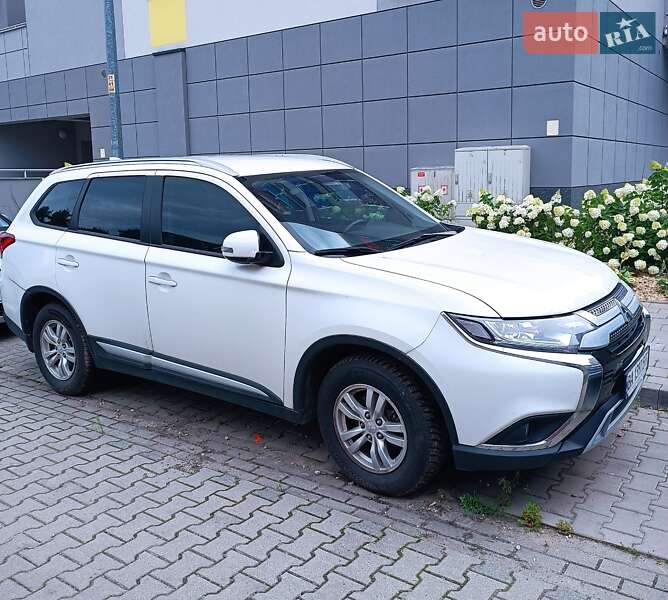 Внедорожник / Кроссовер Mitsubishi Outlander 2018 в Кропивницком фото Внедорожник / Кроссовер Mitsubishi Outlander 2018 в Кропивницком