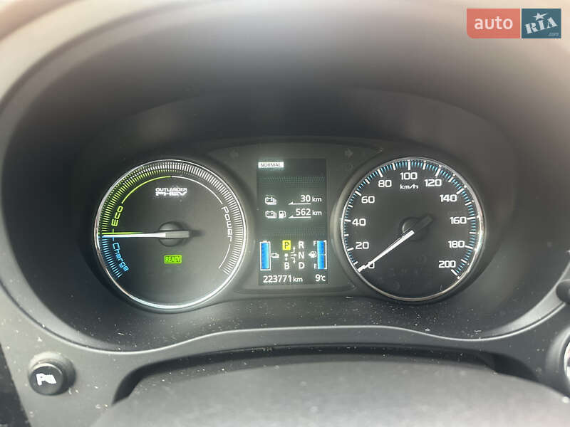 Внедорожник / Кроссовер Mitsubishi Outlander 2014 в Сокале фото 23 Внедорожник / Кроссовер Mitsubishi Outlander 2014 в Сокале