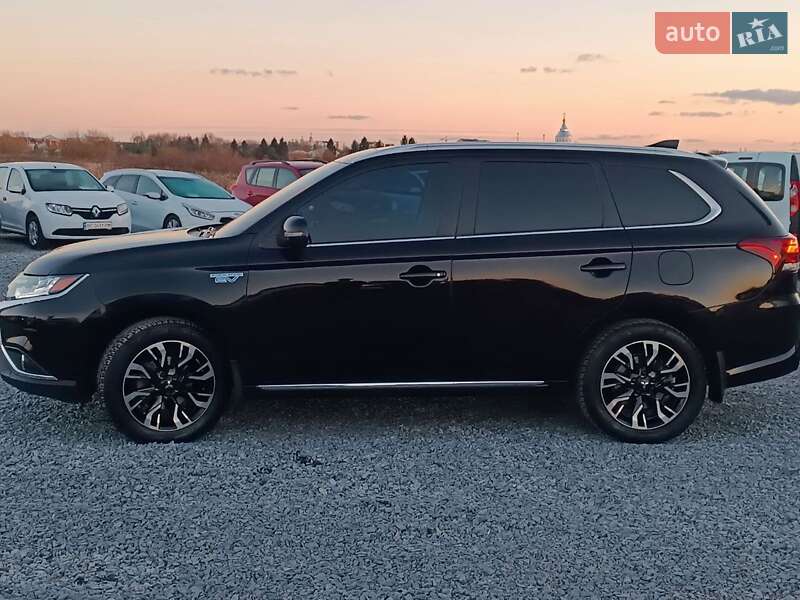 Внедорожник / Кроссовер Mitsubishi Outlander 2018 в Львове