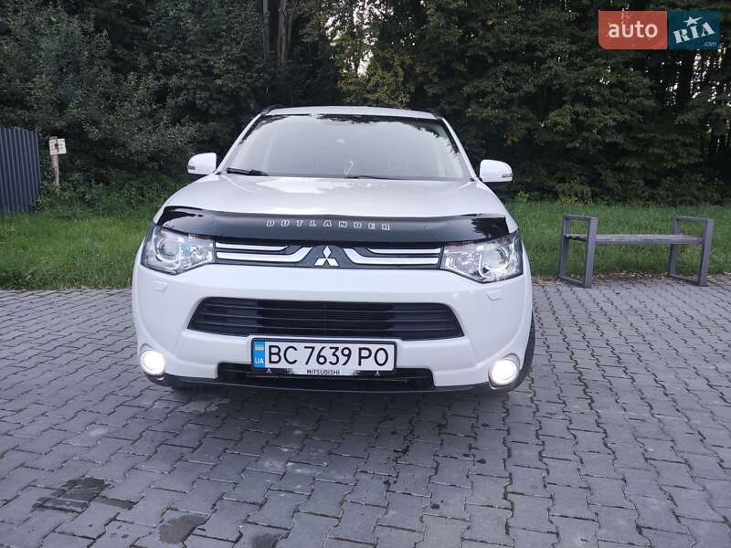 Внедорожник / Кроссовер Mitsubishi Outlander 2013 в Трускавце