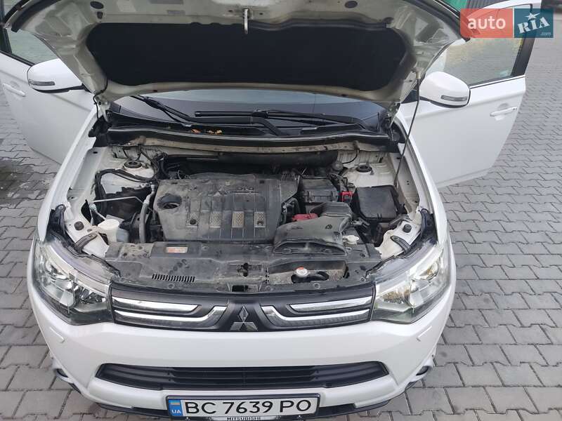 Внедорожник / Кроссовер Mitsubishi Outlander 2013 в Трускавце