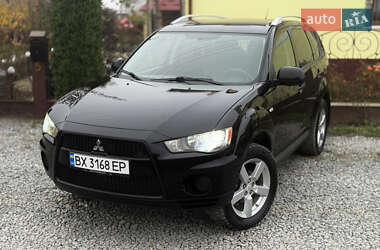 Внедорожник / Кроссовер Mitsubishi Outlander 2010 в Новой Ушице