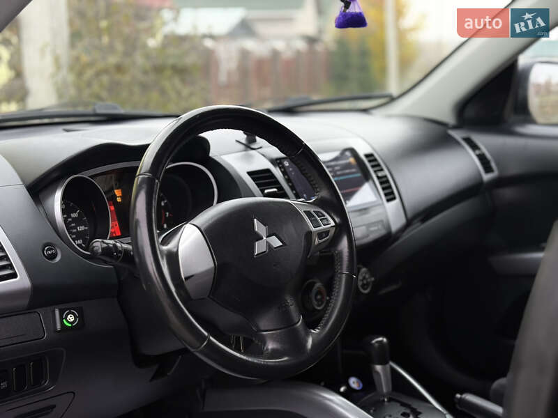 Внедорожник / Кроссовер Mitsubishi Outlander 2010 в Новой Ушице фото 6 Внедорожник / Кроссовер Mitsubishi Outlander 2010 в Новой Ушице