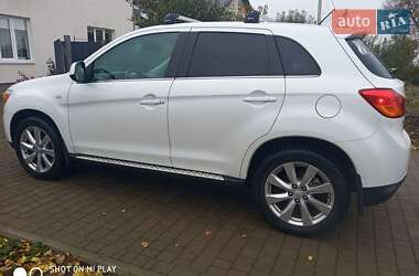 Позашляховик / Кросовер Mitsubishi Outlander 2013 в Умані