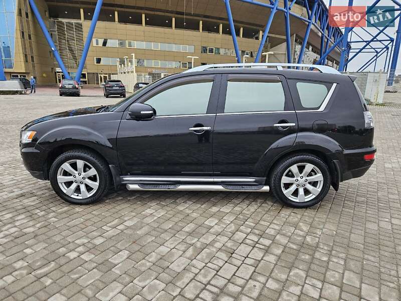 Внедорожник / Кроссовер Mitsubishi Outlander 2010 в Харькове