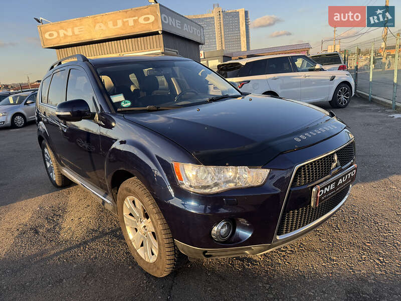 Внедорожник / Кроссовер Mitsubishi Outlander 2012 в Киеве