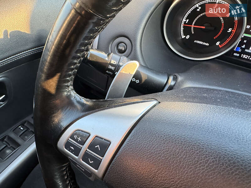 Внедорожник / Кроссовер Mitsubishi Outlander 2012 в Киеве