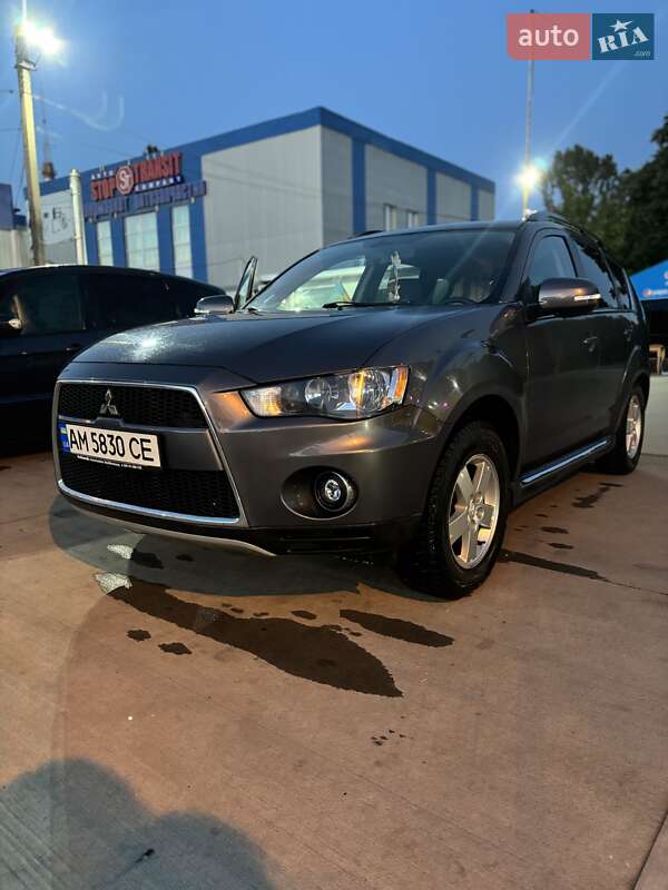 Внедорожник / Кроссовер Mitsubishi Outlander 2011 в Бердичеве