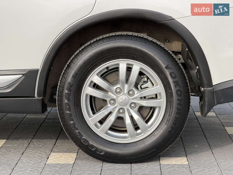 Внедорожник / Кроссовер Mitsubishi Outlander 2020 в Ужгороде