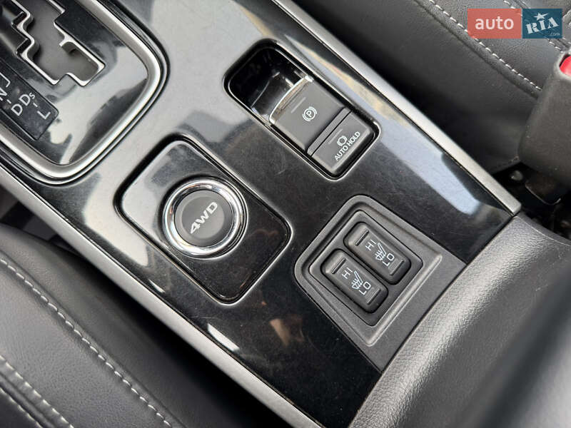 Внедорожник / Кроссовер Mitsubishi Outlander 2020 в Ужгороде