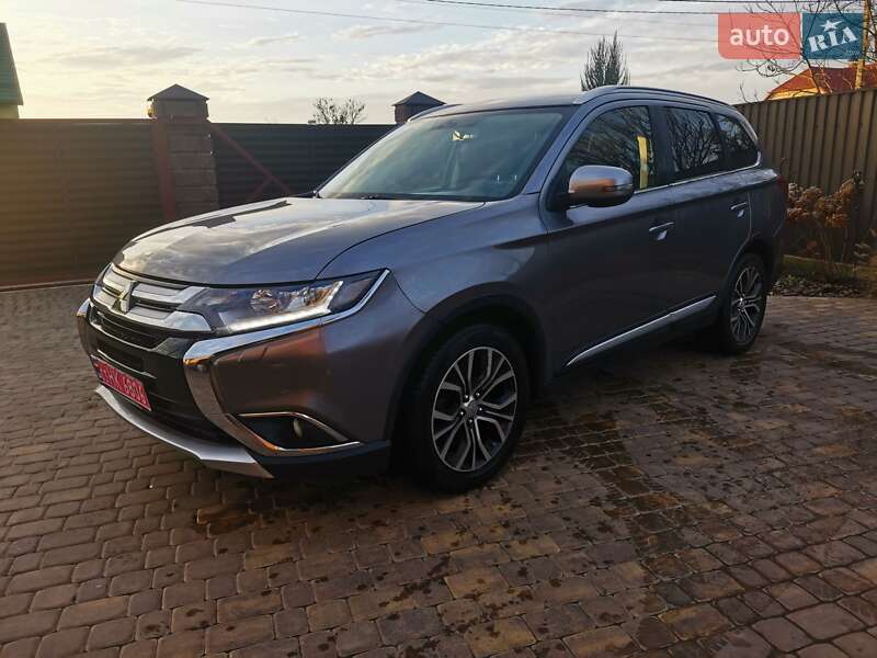 Внедорожник / Кроссовер Mitsubishi Outlander 2016 в Луцке фото 8 Внедорожник / Кроссовер Mitsubishi Outlander 2016 в Луцке