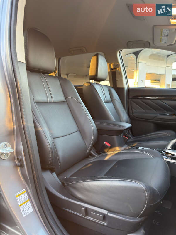 Позашляховик / Кросовер Mitsubishi Outlander 2018 в Одесі