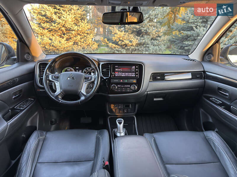 Позашляховик / Кросовер Mitsubishi Outlander 2018 в Одесі