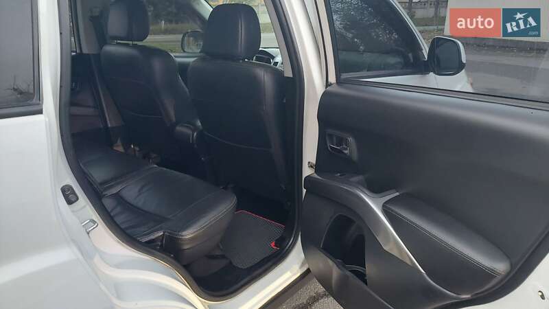 Внедорожник / Кроссовер Mitsubishi Outlander 2008 в Чернигове