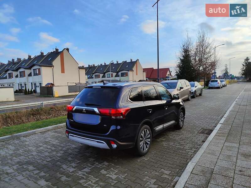 Внедорожник / Кроссовер Mitsubishi Outlander 2020 в Виннице