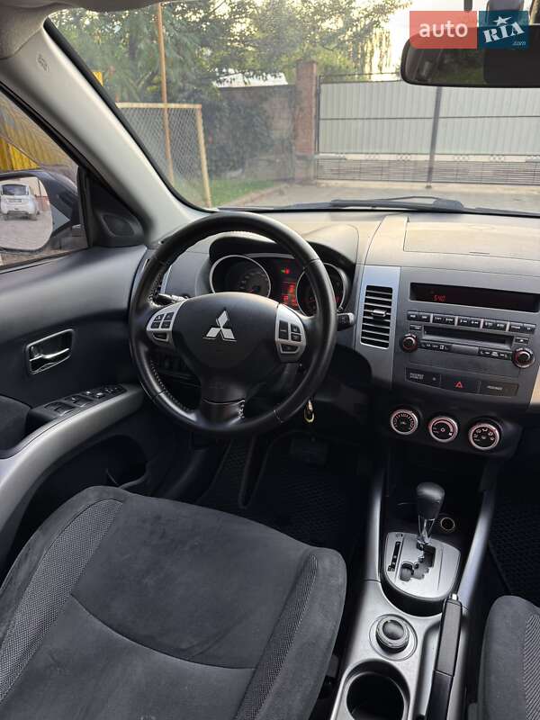 Внедорожник / Кроссовер Mitsubishi Outlander 2008 в Ровно фото 15 Внедорожник / Кроссовер Mitsubishi Outlander 2008 в Ровно