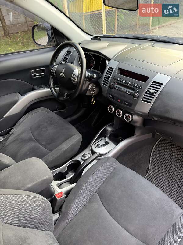 Внедорожник / Кроссовер Mitsubishi Outlander 2008 в Ровно фото 17 Внедорожник / Кроссовер Mitsubishi Outlander 2008 в Ровно