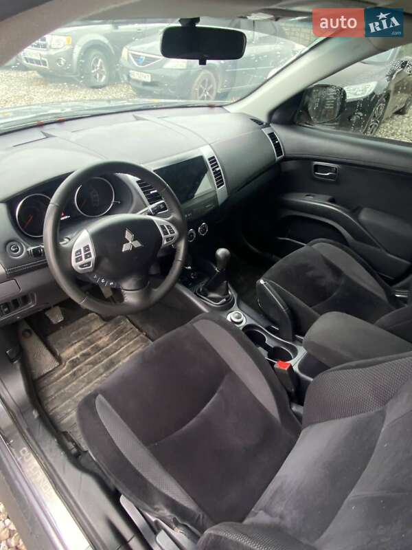 Внедорожник / Кроссовер Mitsubishi Outlander 2010 в Днепре