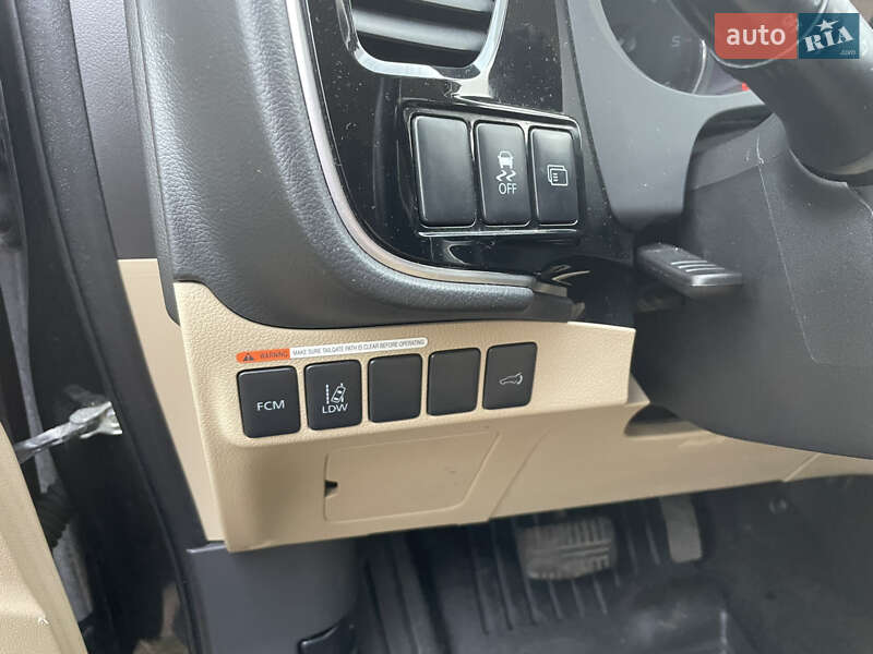 Внедорожник / Кроссовер Mitsubishi Outlander 2012 в Львове