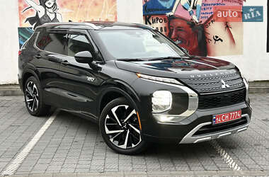 Внедорожник / Кроссовер Mitsubishi Outlander 2024 в Львове