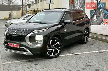 Внедорожник / Кроссовер Mitsubishi Outlander 2024 в Львове
