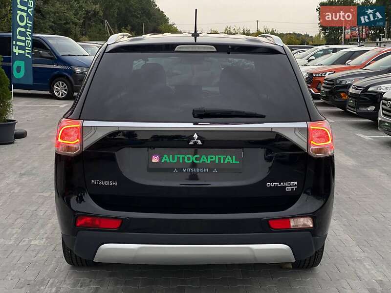 Внедорожник / Кроссовер Mitsubishi Outlander 2015 в Киеве