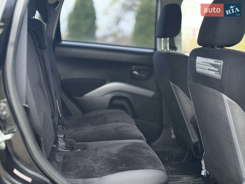 Внедорожник / Кроссовер Mitsubishi Outlander 2010 в Новой Ушице