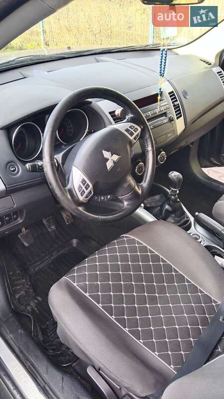 Внедорожник / Кроссовер Mitsubishi Outlander 2010 в Ивано-Франковске
