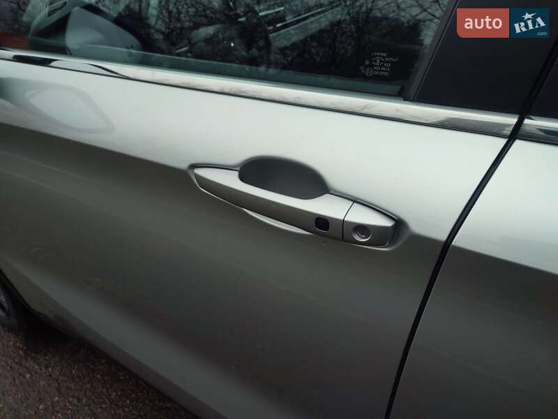 Внедорожник / Кроссовер Mitsubishi Outlander 2021 в Киеве