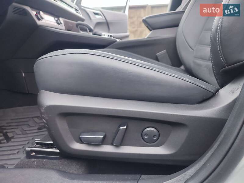 Внедорожник / Кроссовер Mitsubishi Outlander 2021 в Киеве