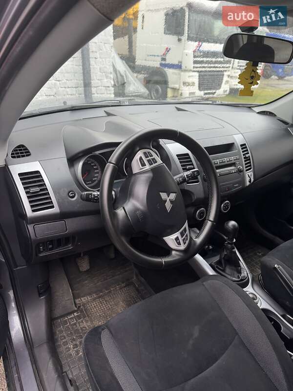 Внедорожник / Кроссовер Mitsubishi Outlander 2007 в Житомире