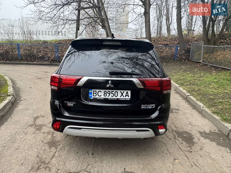 Внедорожник / Кроссовер Mitsubishi Outlander 2019 в Львове