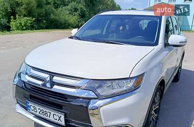 Внедорожник / Кроссовер Mitsubishi Outlander 2015 в Коропе