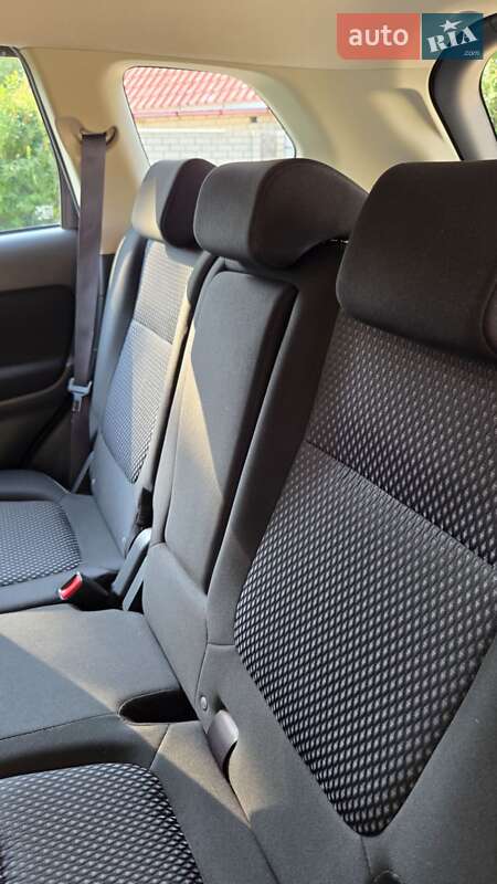 Позашляховик / Кросовер Mitsubishi Outlander 2016 в Харкові