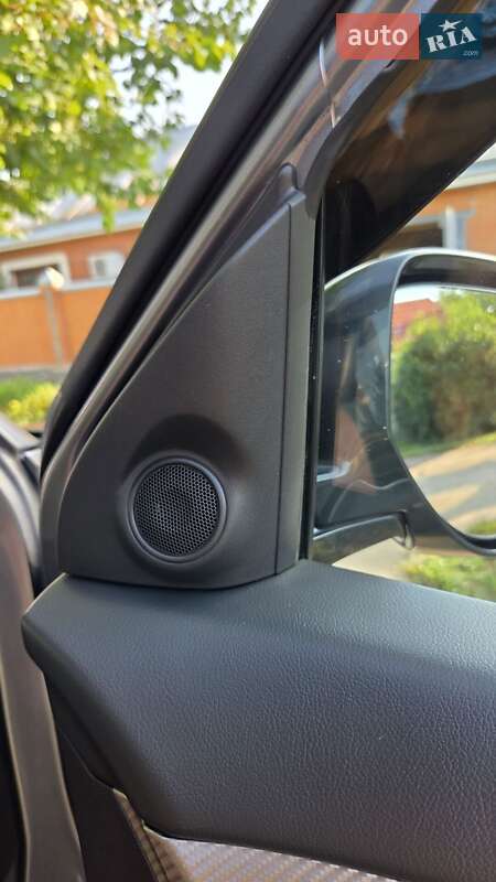 Позашляховик / Кросовер Mitsubishi Outlander 2016 в Харкові