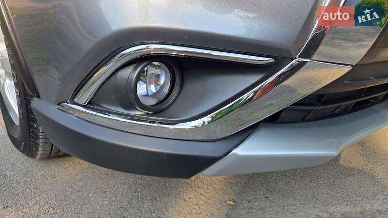 Позашляховик / Кросовер Mitsubishi Outlander 2016 в Харкові