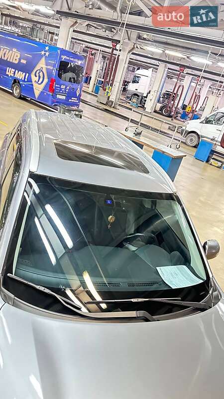 Внедорожник / Кроссовер Mitsubishi Outlander 2016 в Киеве