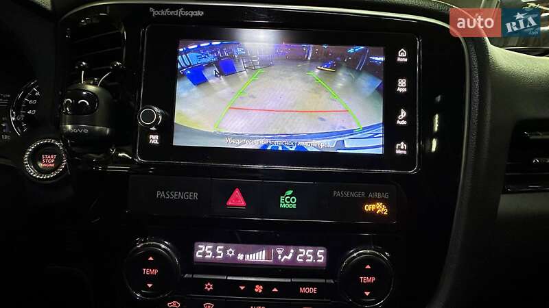 Внедорожник / Кроссовер Mitsubishi Outlander 2016 в Киеве