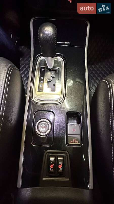 Внедорожник / Кроссовер Mitsubishi Outlander 2016 в Киеве