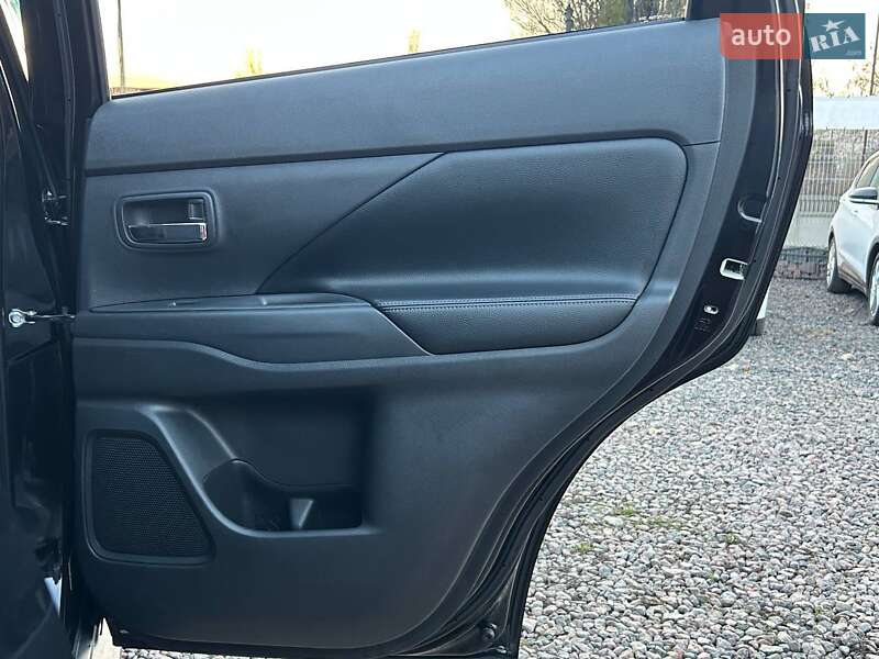 Внедорожник / Кроссовер Mitsubishi Outlander 2014 в Одессе