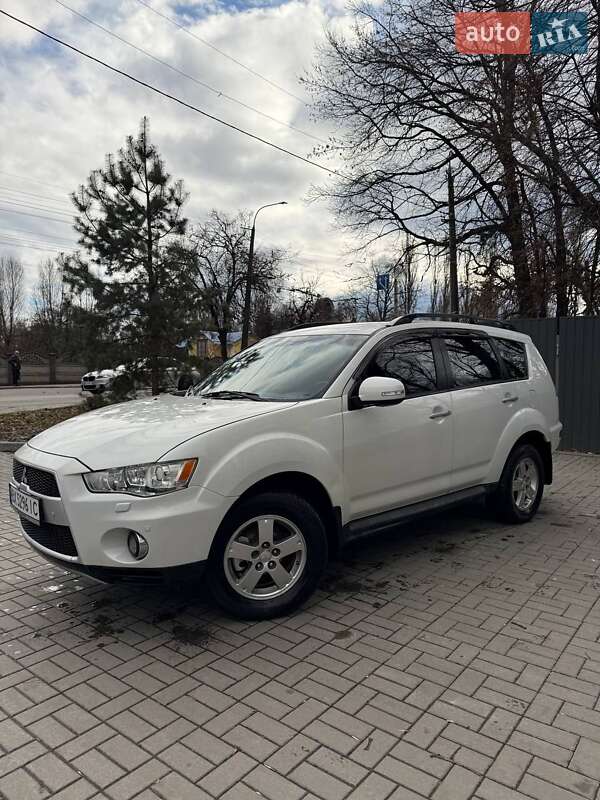 Внедорожник / Кроссовер Mitsubishi Outlander 2011 в Хмельницком