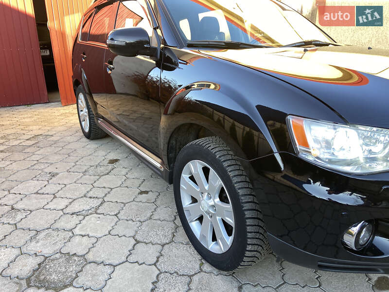 Внедорожник / Кроссовер Mitsubishi Outlander 2010 в Владимире