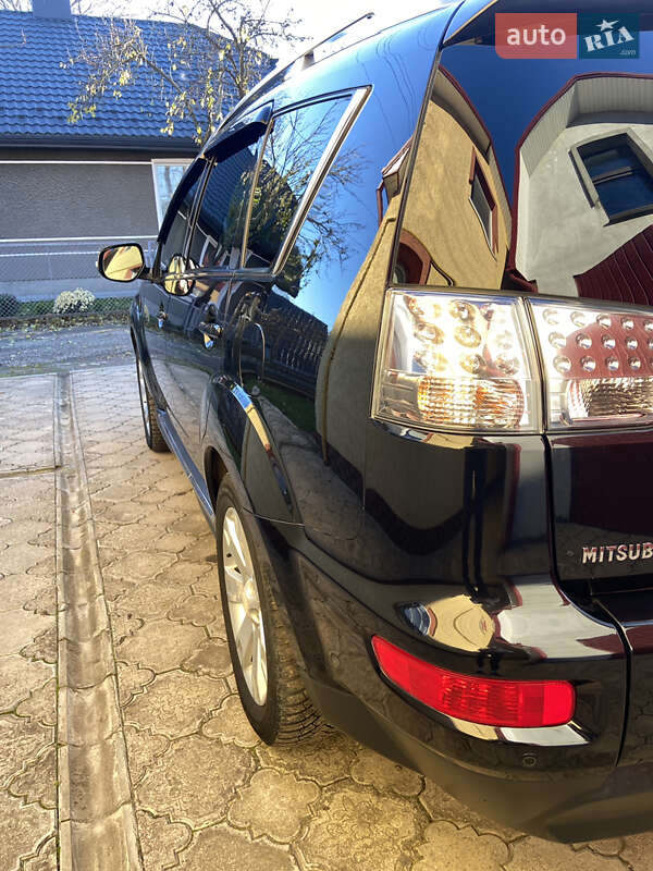 Внедорожник / Кроссовер Mitsubishi Outlander 2010 в Владимире