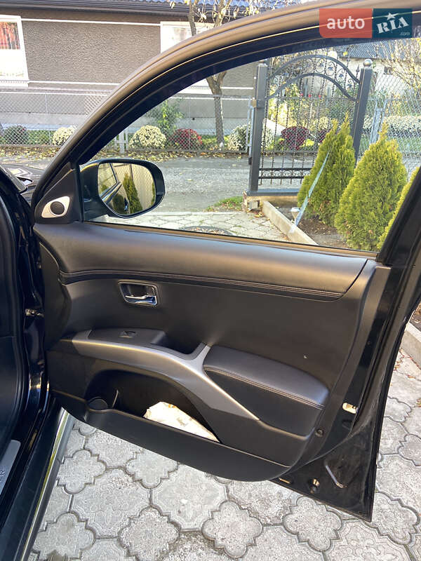 Внедорожник / Кроссовер Mitsubishi Outlander 2010 в Владимире