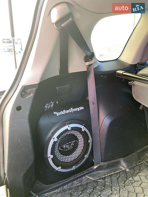 Внедорожник / Кроссовер Mitsubishi Outlander 2010 в Владимире