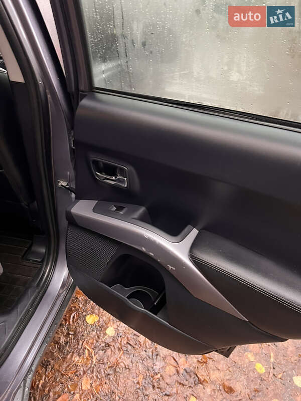 Внедорожник / Кроссовер Mitsubishi Outlander 2008 в Умани фото 43 Внедорожник / Кроссовер Mitsubishi Outlander 2008 в Умани