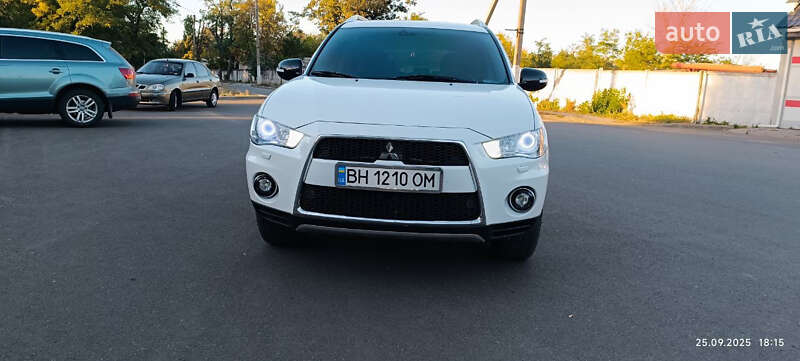 Внедорожник / Кроссовер Mitsubishi Outlander 2008 в Березовке