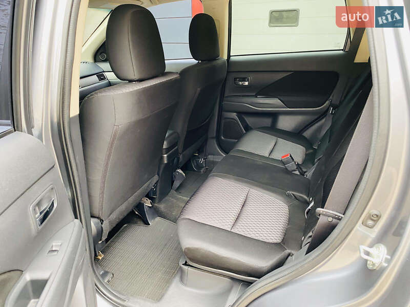 Позашляховик / Кросовер Mitsubishi Outlander 2012 в Харкові