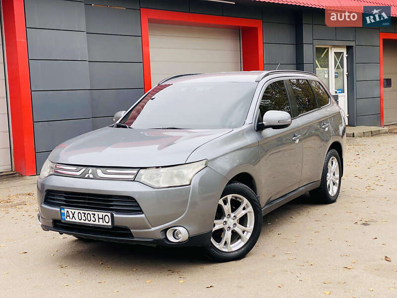 Позашляховик / Кросовер Mitsubishi Outlander 2012 в Харкові